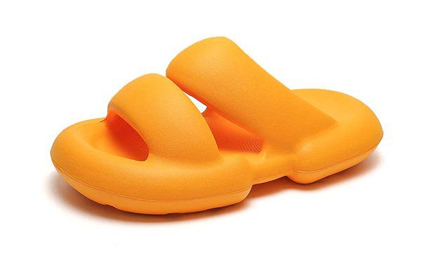 Case 6 puffie slides 01 WOZO Sourcing